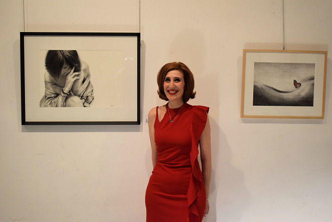 Custo Cortés autora de la expocisión (AYTO. ALBOLOTE) 