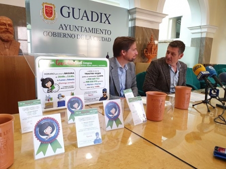 Preentación de la campaña `Guadix mas limpia` (AYTO. GUADIX)