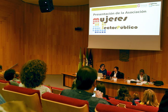 Presentación de la Asociación de mujeres (M. MUÑOZ / DIPGRA)