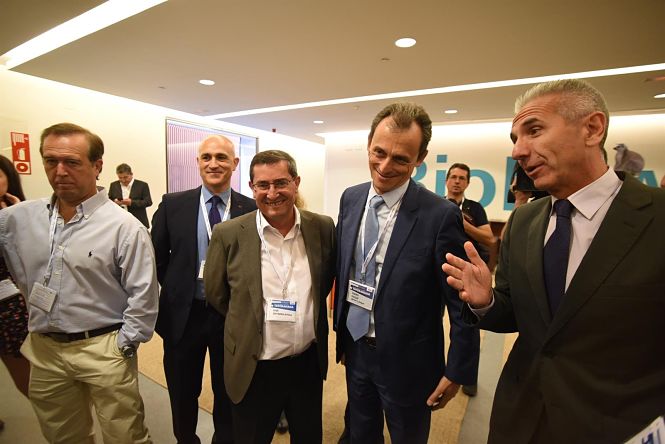 El ministro de Ciencia e Innovación, Pedro Duque, en imagen de archivo en Granada (JULIO GROSSO/DIPUTACIÓN)