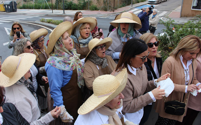 Descubrimiento de la placa en honor a Adela Muñoz (AYTO. MOTRIL) 
