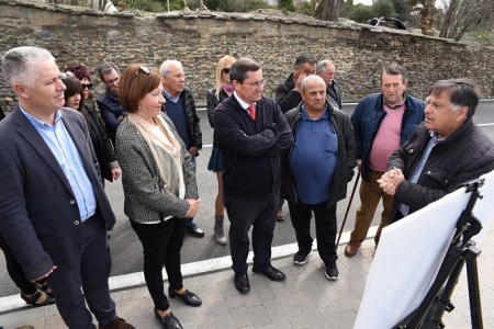José Entrena ha visitado Niguelas (J. GROSSO / DIPGRA)