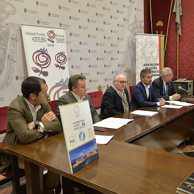 Presenatción de las actividades por el Dia Internacional del guia turístico (JAVIER ALGARRA)