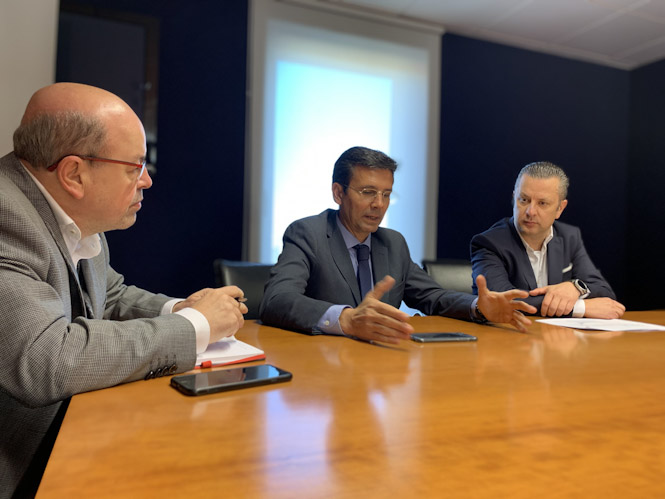 Imagen de la reunión con el Círculo Tecnológico de Granada (PSOE) 