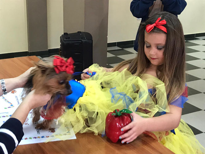 Yaco disfrazado de Blancanieves (AYTO. VEGAS DEL GENIL) 