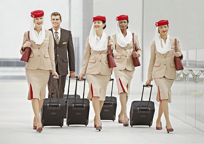Auxiliares de vuelo de Emirates (EMIRATES)