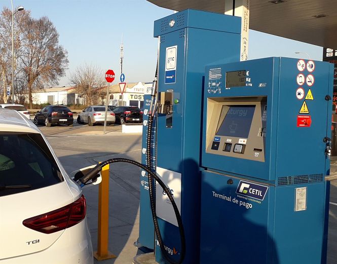 Primera estación de carga de gas natural para vehículos en la provincia (NATURGY) 