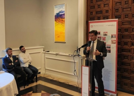 El alcalde de Granada, Luís Salvador, en la presentación de la iniciativa en Segovia (AYUNTAMIENTO) 