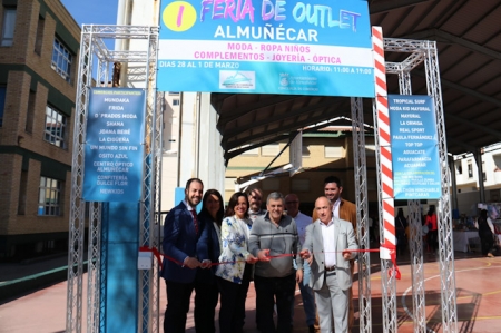 Imagen de la inauguración de la Feria Outlet (AYTO. ALMUÑECAR) 