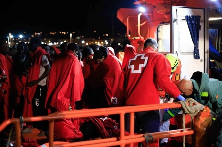 Rescate de una patera en una imagen de recurso (CRISTIAN CALVO - EUROPA PRESS) Rescate de una patera en una imagen de recurso (CRISTIAN CALVO - EUROPA PRESS)