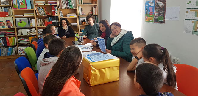 Reunión en un colegio sexitano (AYTO. ALMUÑÉCAR)