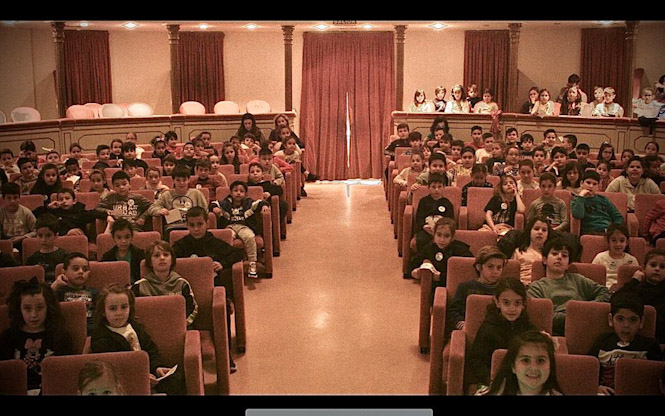 El Teatro Calderón de Motril se ha llenado de escolares (AFF) 