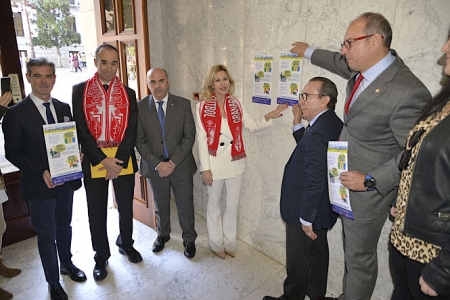 Reunión informativa sobre reciclaje a comunidades (JAVIER ALGARRA)