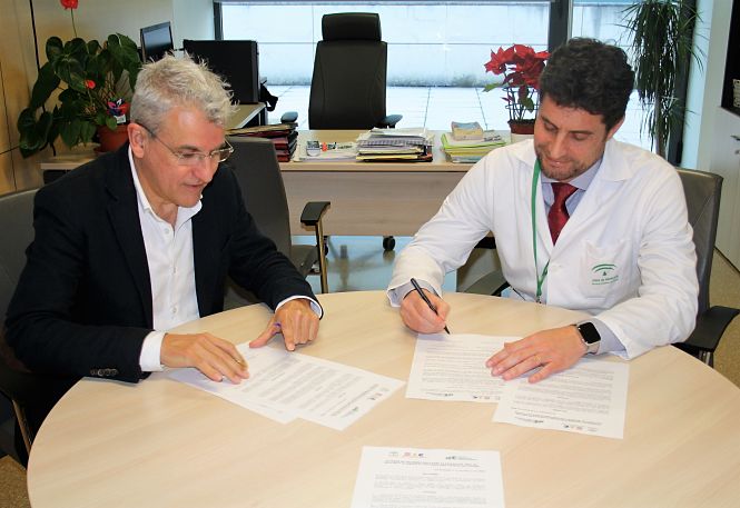 Imagen de la firma del convenio (HUSC) 