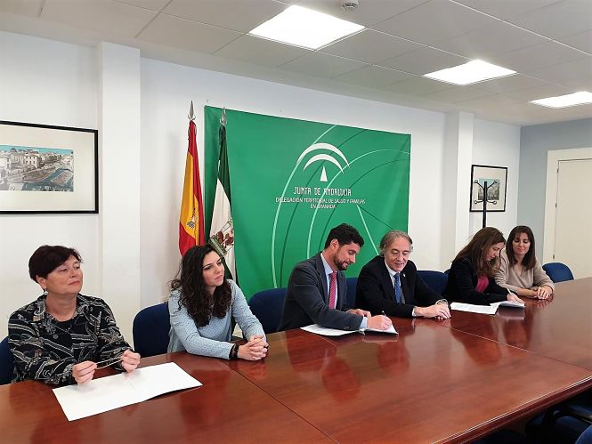 Firma del convenio entre el Hospital Universitario Clínico San Cecilio de Granada y la Asociación de Padres de Niños Prematuros de Granada (Pregran) (JUNTA DE ANDALUCÍA) 