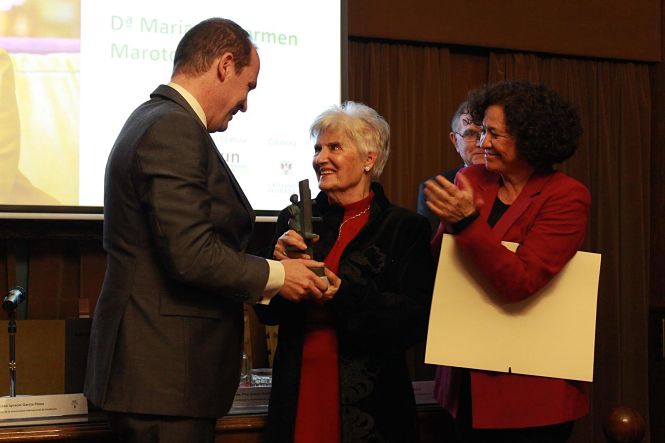 Concesión del premio UNIA Concha Caballero a la microbióloga Carmen Maroto (UNIA) 