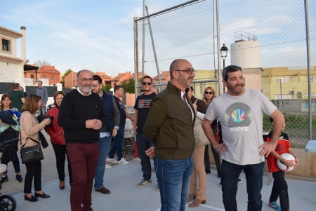 El alcalde de Albolote, Salustiano Ureña ha inaugurado la nueva pista polideportiva (AYTO. ALBOLOTE) 