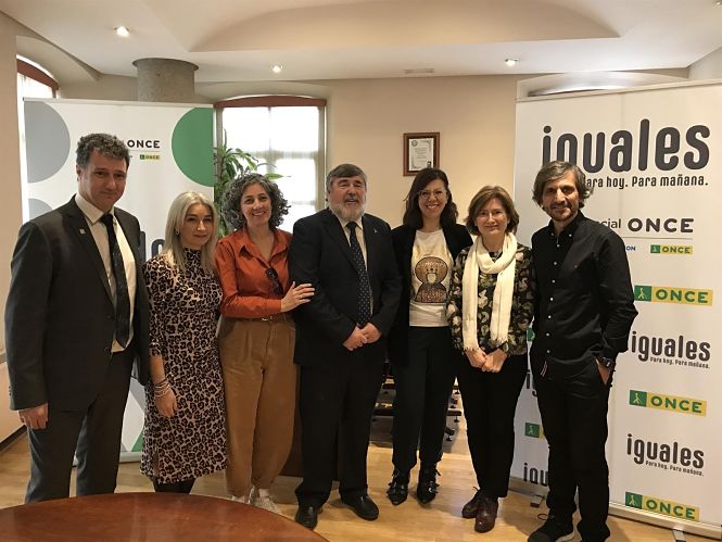 Imagen del jurado que ha entregado los premios a los colegios de Granada (ONCE) 