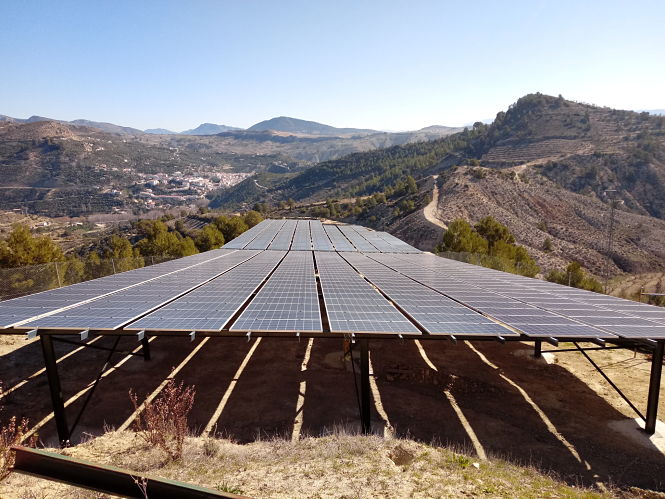 Placas solares para el sistema de regadio (UGR)