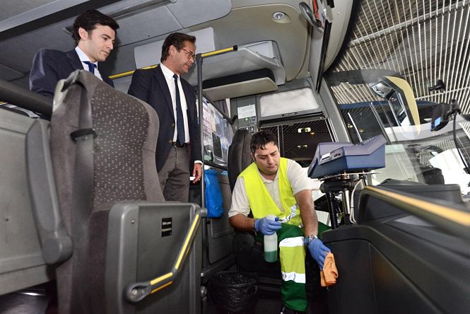 Desinfección de un autobús (JUNTA) 