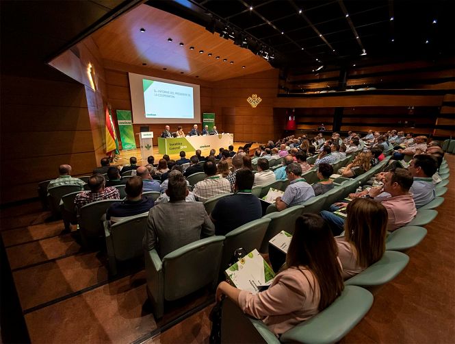 Imagen de una asamblea general de Covirán en Granada (COVIRÁN) 