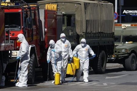 Despliegue de la Unidad Militar de Emergencias (UME) en las inmediaciones de la estación María Zambrano de Málaga (ÁLEX ZEA - EUROPA PRESS) 