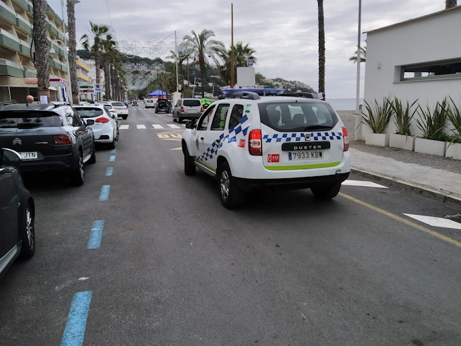 Vehículo de la Policía Local de Almuñécar (AYUNTAMIENTO DE ALMUÑÉCAR) 