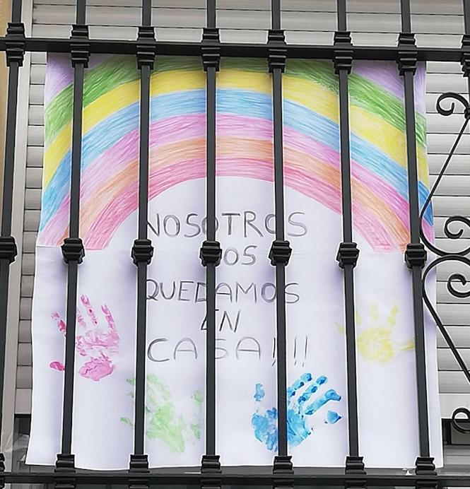 Una pancarta en una casa de Almuñécar (AYTO. ALMUÑECAR) 