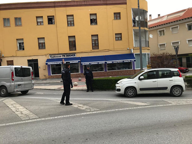 Policía Local de Baza controlando las calles bastetanas (AYTO. BAZA) 