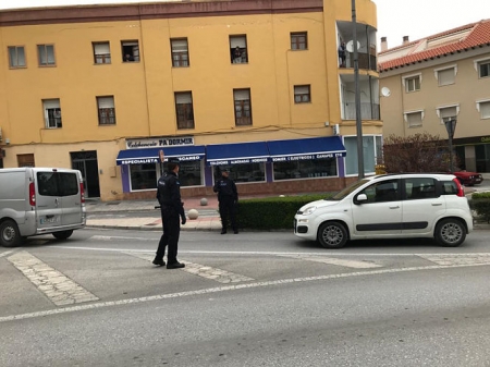Policía Local de Baza controlando las calles bastetanas (AYTO. BAZA) 
