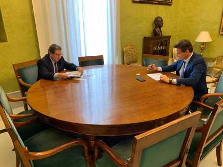 Imagen de la reunión entre el Alcalde, Luis Salvador y el concejal de Economía, Luis González (AYUNTAMIENTO) 