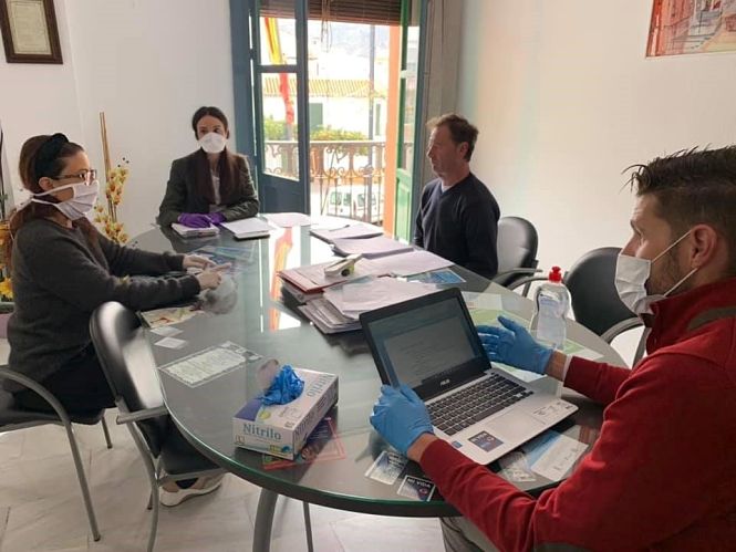 Reunión del alcalde de Lanjarón (AYUNTAMIENTO DE LANJARÓN) 