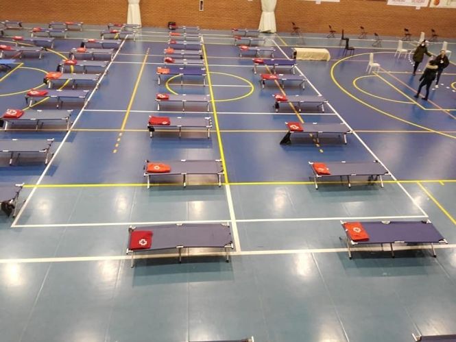 La instalación deportiva municipal `Paquillo Fernández` preparada para atender a personas sin hogar (AYUNTAMIENTO) 