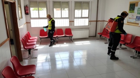 La UME desinfecta una residencia en Dehesas Viejas (SUBDELEGACIÓN DEL GOBIERNO EN GRANADA) 