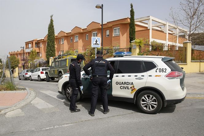 Policía y Guardia Civil velan por el cumplimiento del confinamiento (ÁLEX CÁMARA / EUROPA PRESS) 