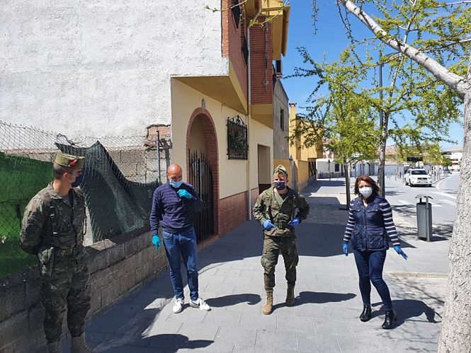 Legionarios durante la visita a Otura (AYTO. OTURA) 