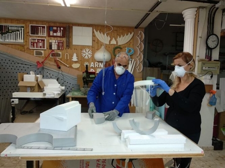 Elaboración de pantallas protectoras (AYTO. HUÉTOR TÁJAR) Elaboración de pantallas protectoras (AYTO. HUÉTOR TÁJAR)