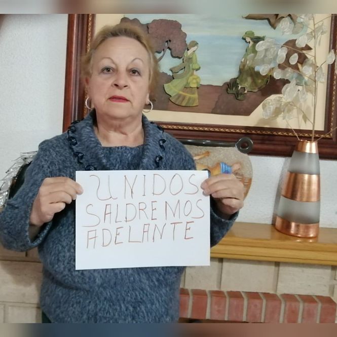 Una vecina de Monachil que ha participado en esta campaña (AYTO. MONACHIL) 