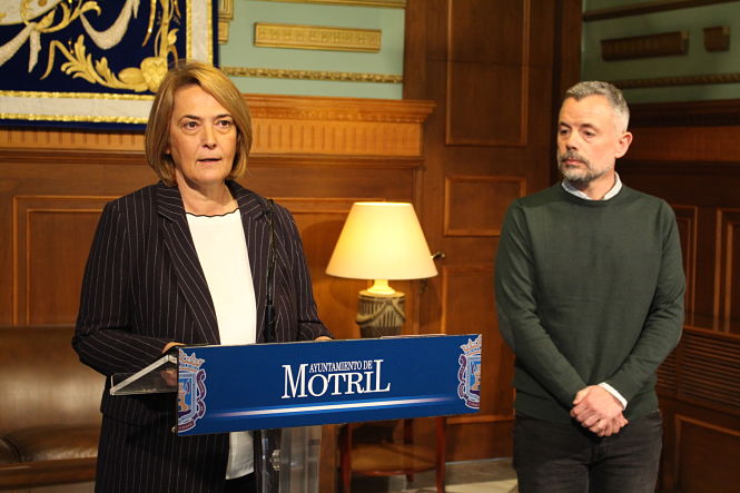 La alcaldesa de Motril, Luisa García Chamorro, y el teniente de alcalde de Economía, Nicolás Navarro (AYTO. MOTRIL) 