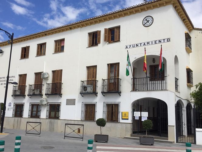 Fachada del Ayuntamiento de Fuente Vaqueros (AYTO. FUENTE VAQUEROS) 