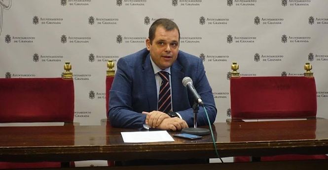 Onofre Miralles, portavoz de VOX en el Ayuntamiento de Granada (VOX) 