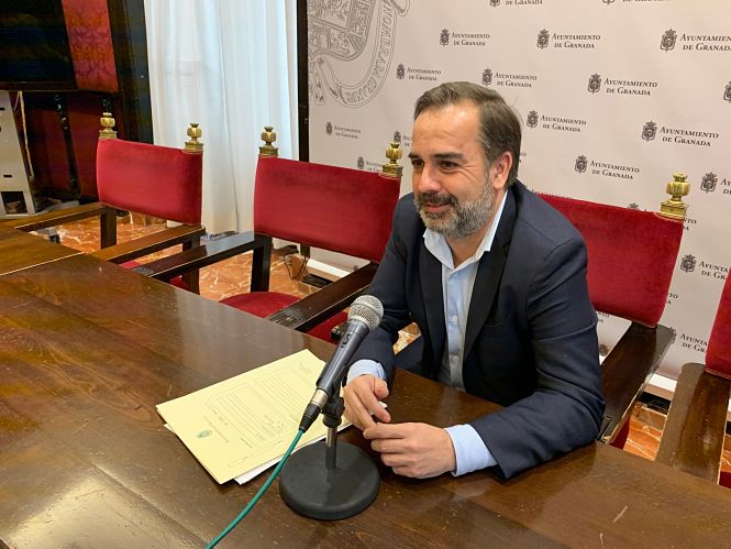 El concejal del PSOE, Jacobo Calvo, en rueda de prensa (PSOE) 