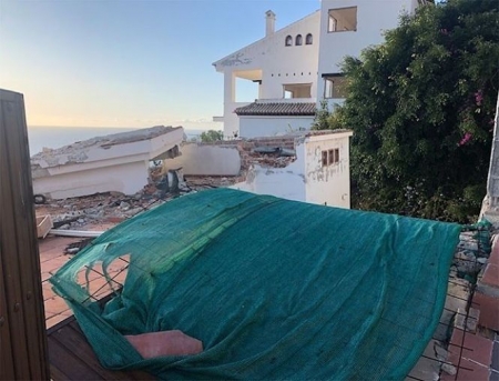 Destrozos en la Urbanización Cármenes del Mar de Almuñécar (CÁRMENES DEL MAR) 