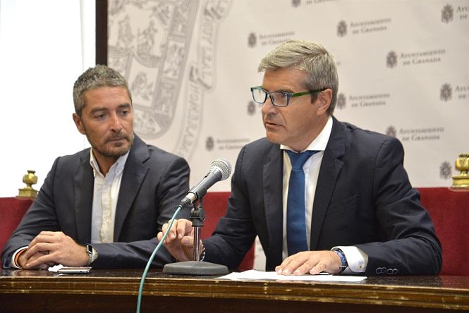 Los portavoces del equipo de gobierno de Granada Manuel Olivares y César Díaz, en imagen de archivo (AYUNTAMIENTO DE GRANADA) 