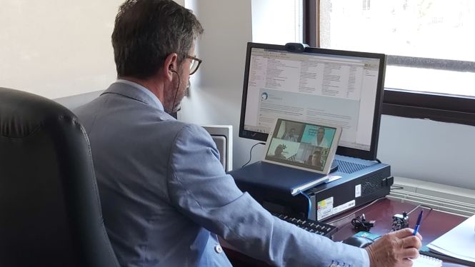 El Delegado de Turismo, Gustavo Rodríguez durante una reunión telemática (JUNTA) 