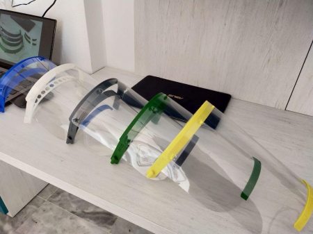 Pantallas repartidas por la Universidad (UGR) 