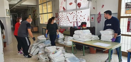 Reparto de libros a los escolares de Cúllar Vega (AYTO. CÚLLAR VEGA) 