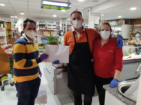 Entrega de mascarillas a los comercios (AYTO. ALHENDÍN) 