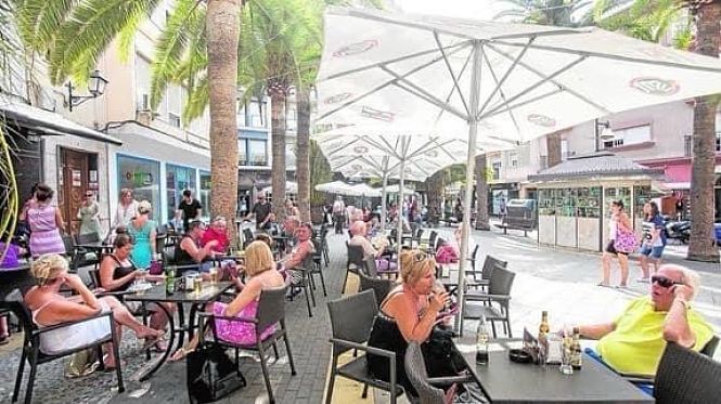 Terraza de bar en Motril (AYTO. MOTRIL)