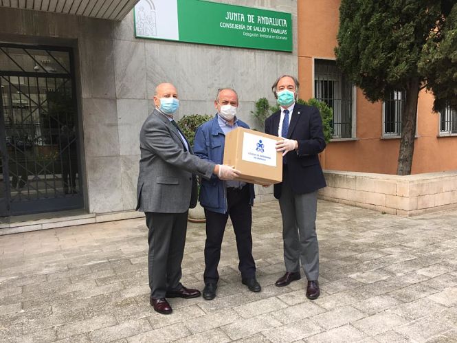 Entrega de las mascarillas al Delegado de Salud (CODEGRA) 